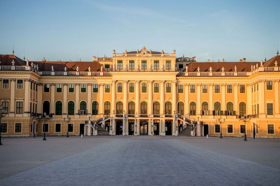 Private Schönbrunn Palace Tour: Entrance included - Getting started at Group Center Schönbrunn and entering fast