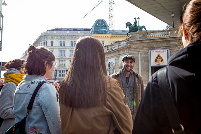 Private tour of historical Vienna with Jan - Stop 3: Heldenplatz and the “big architecture” photo moment