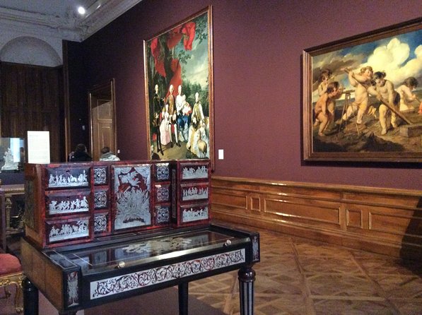 Private Tour of the Belvedere Palace with an Art Historian: "Pictures of Austrian Identities". Art & History Tour with Skip-the-line Tickets - The art historian effect: why context changes everything