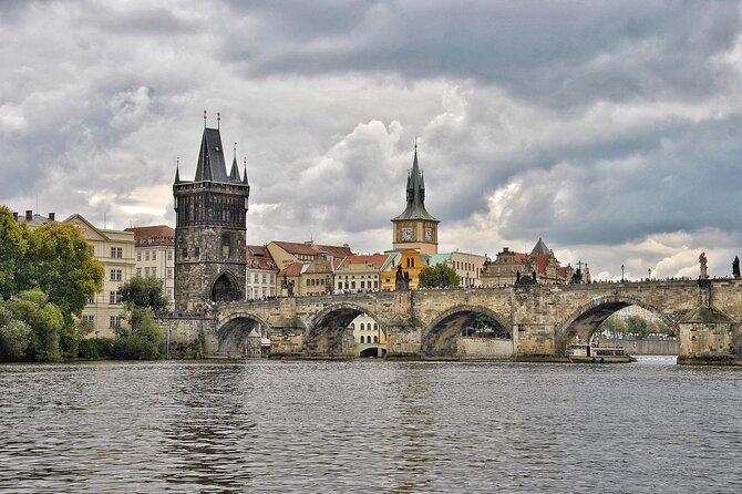 Private Transfer from Vienna to Prague with Stop in Hluboká or Český Krumlov - The Road Trip Stop: Hluboká vs Český Krumlov (2 Hours)