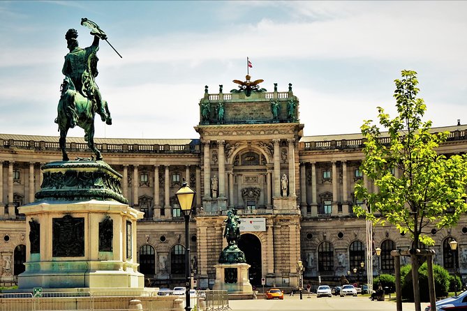 Private Vienna Driving Tour — Half Day Highlights & Photo Stops - Stop 1: Heldenplatz and the Hofburg balcony views