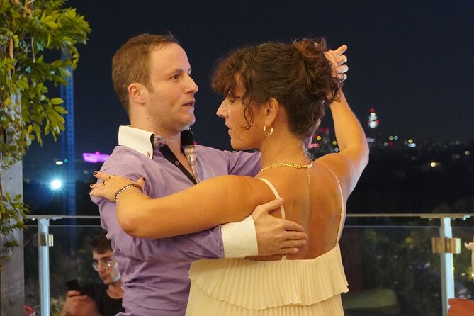 Private Waltz Workshop for Friends & Families (4-14 guests) - What happens during the lesson: 45 minutes of real practice