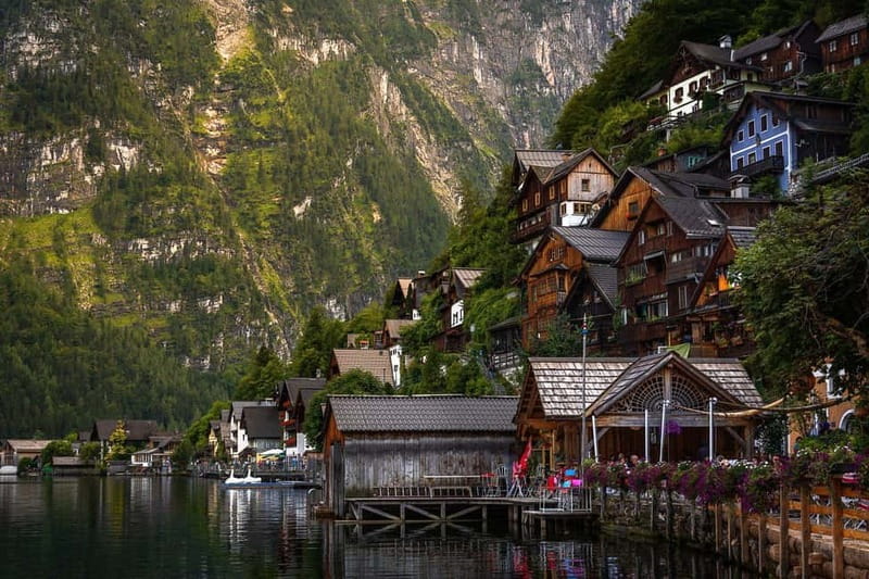 Salzburg – A City of History, Hallstatt – A Place of Legends - Hallstatt on the Lakeshore: Photos, walking, and shopping time