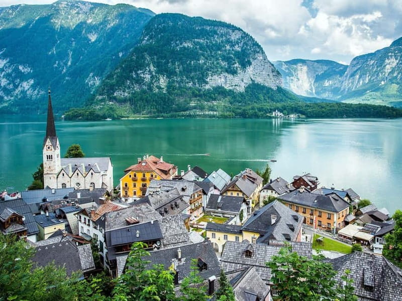 Salzburg – A City of History, Hallstatt – A Place of Legends - Free Time Strategy: Eating, shopping, and choosing your walking pace