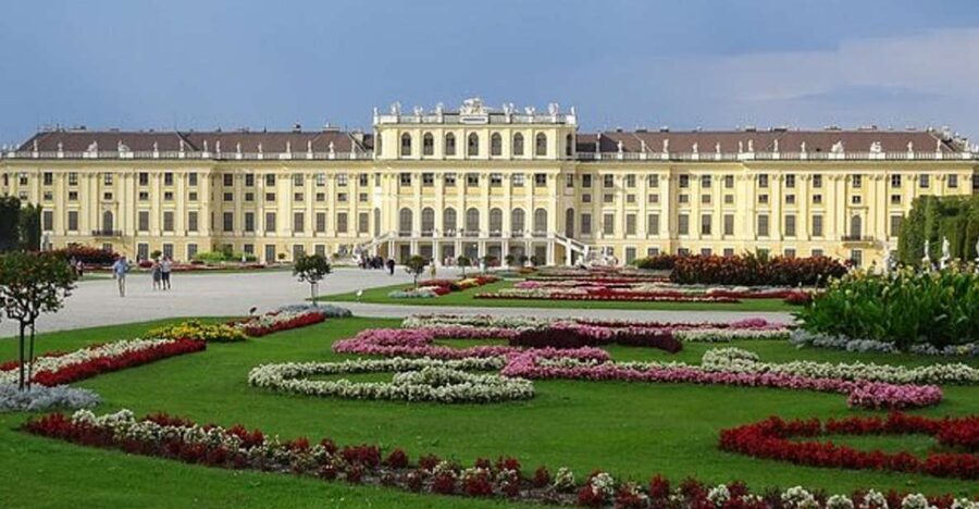 Schönbrunn Grand Tour : Private Skip-the-Line Walking Tour - Why this Schönbrunn tour feels different from the usual rush