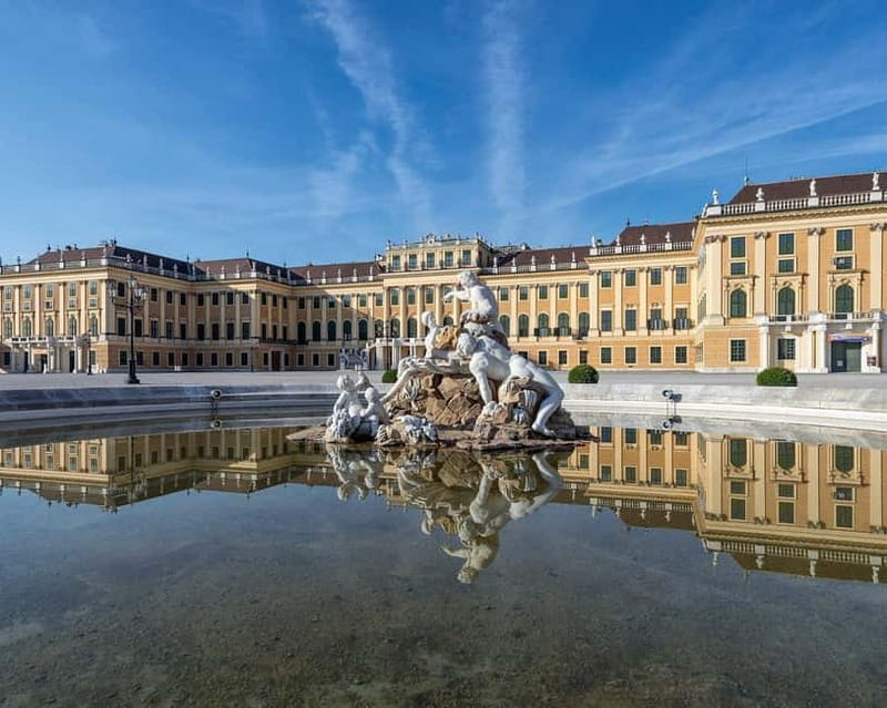 Schönbrunn Palace: Exclusive Ticket after the opening hours - Meeting point and timing: how not to lose your ticket