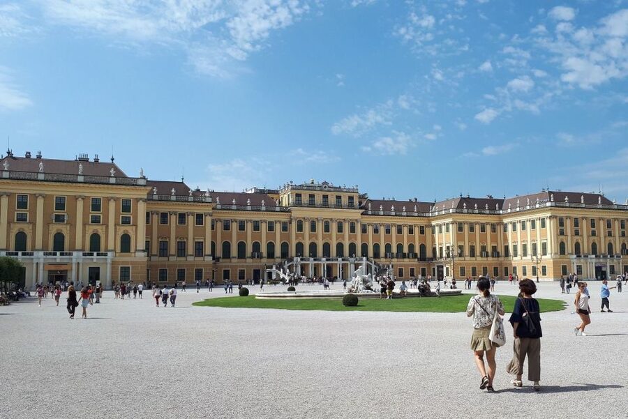 Schönbrunn Palace & Gardens Tour - Franz-Joseph and Elisabeth (Sisi): love and duty in the apartments