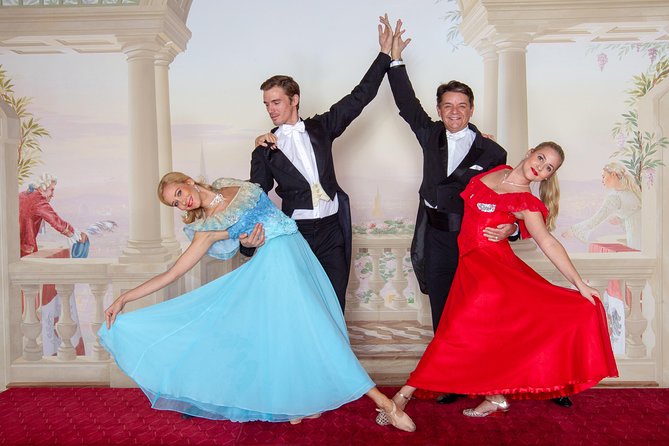 Skip the Line: Austrian Dinner Show Ticket in Vienna - Vienna City Hall cellars: the Wiener Rathauskeller setting