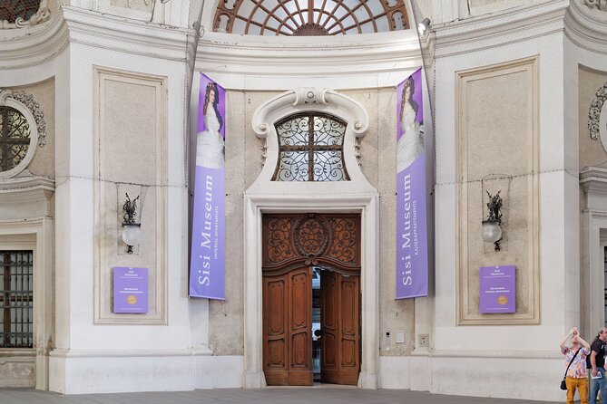 Skip-the-Line Empress Sisi Museum, Hofburg & Gardens Tour - Hofburg Courtyard and Heldenplatz: short stops that pay off