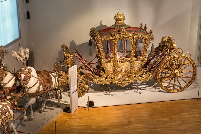 Skip the Line:Imperial Carriage Museum by Schönbrunn Kaiserliche Wagenburg Wien - Audio guide, films, and pacing a 45-minute plan (without rushing)