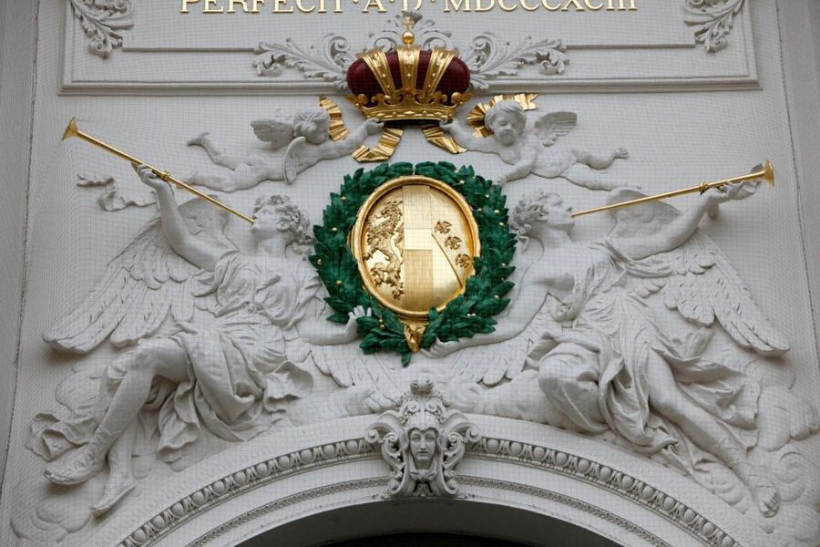Skip-the-line Private Tour Kunsthistorisches Museum Vienna - Imperial Treasury at Hofburg: Habsburg Power, Up Close