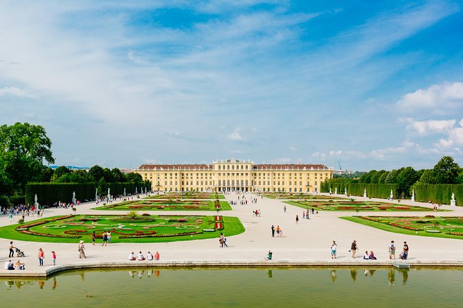 Skip-the-Line Schonbrunn Palace Guided Tour and Vienna Historical City Tour - Your ~40 Minutes: Gardens, Coffee, and the Courtyard Reality