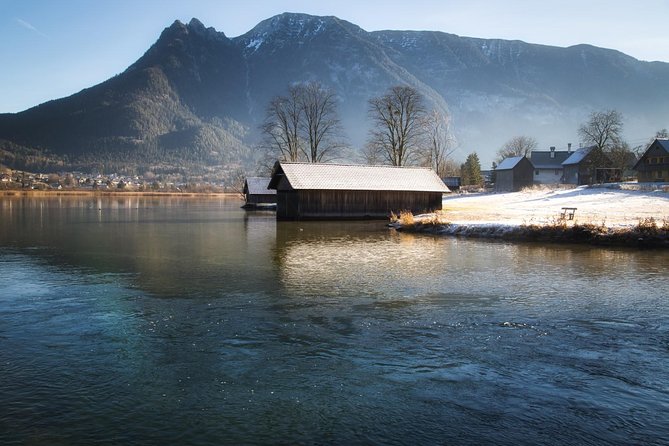 Small-Group Christmas Day Trip to Hallstatt from Vienna - Hallstatt with a local guide: how to enjoy the village without freezing your brain