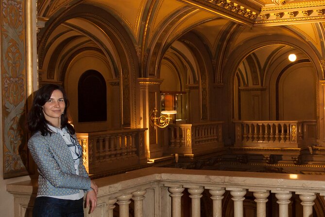 STATE OPERA - PRIVATE guided tour (tickets included) - Placido Domingo, Montserrat Caballé, and the Names That Matter
