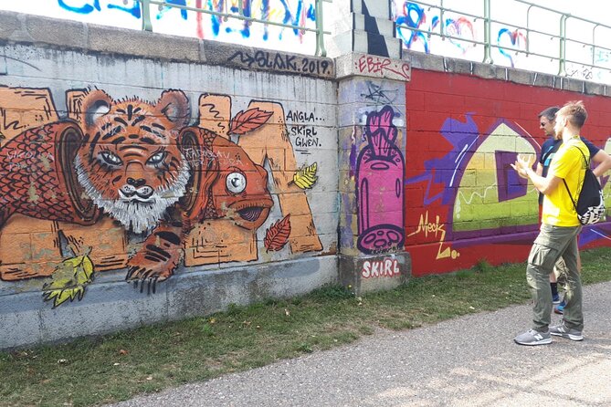 Street Art Tour in Vienna - Stop 5: Schottenring, Flex area, and reading signatures like a pro