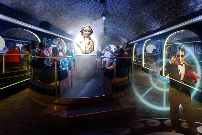 Time Travel-Magic Vienna History Tour Ticket - Languages and audio: how to choose what fits you
