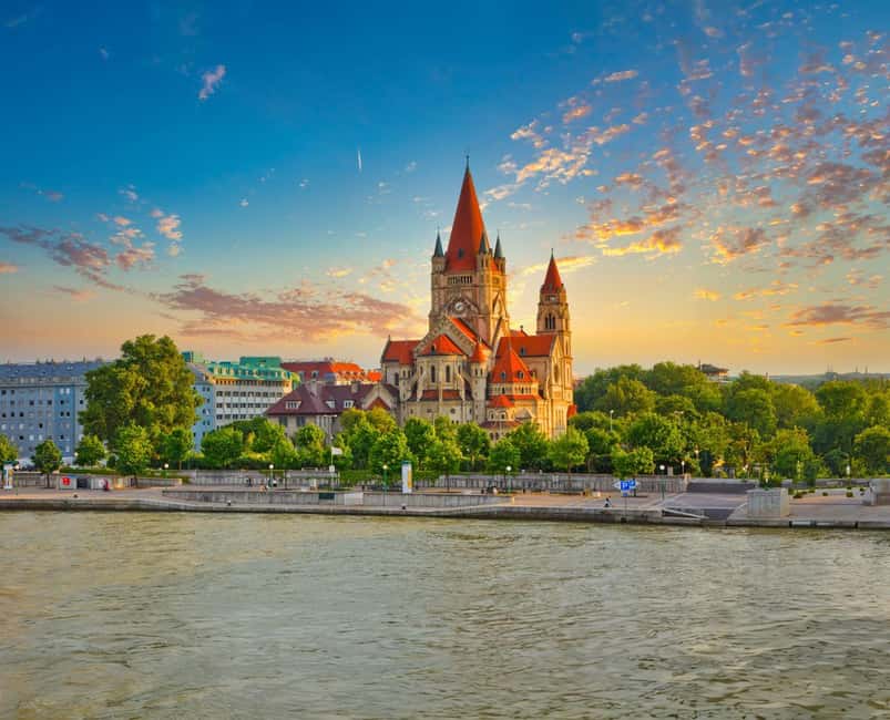 Vienna: 2-hour Danube Panorama Tour - The onboard restaurant: JP Donau Catering and what your meal options mean