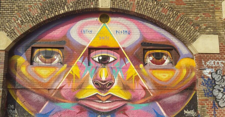 Vienna: 2-Hour Street Art Tour - Route 2: Roßauer Lände, Danube Canals, and Neighborhood Bars