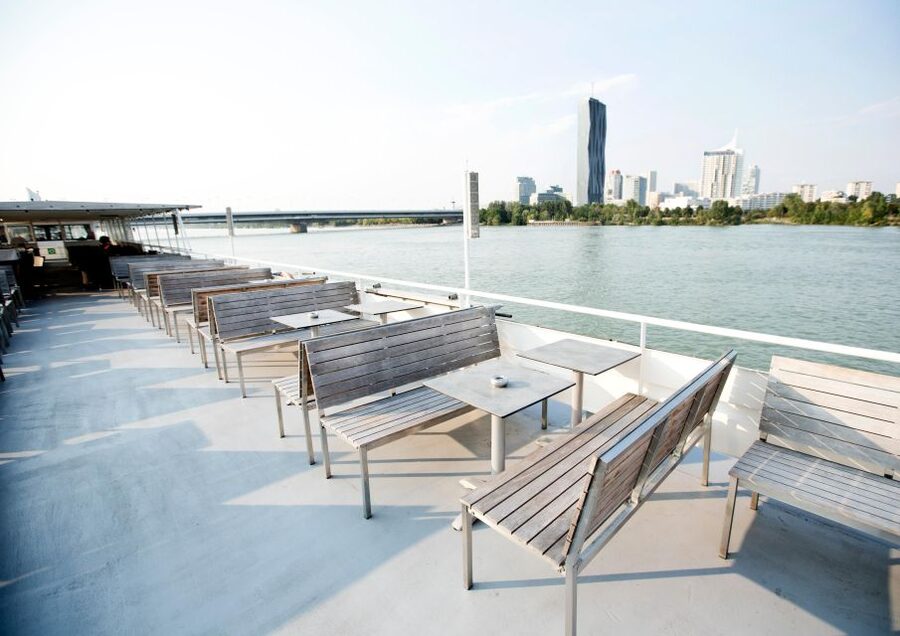 Vienna: 3.5-Hour Danube 70s, 80s, 90s Party Cruise w/ Dinner - FAQ