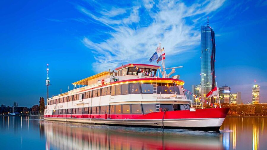 Vienna: 3,5-Hour Danube Cruise "Greek Night" - Dining on Board: The Greek Buffet Menu Breakdown