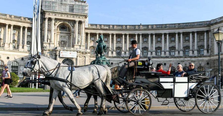 Vienna: 30-Minute Fiaker Ride in the Old Town - Maria Theresia and Vienna’s museum pair on the boulevard