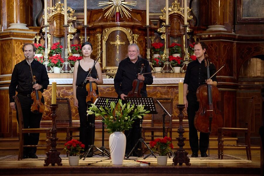 Vienna: A Little Night Music - Concert at Capuchin Church - Christmas season version: carols and trumpet in a heated church