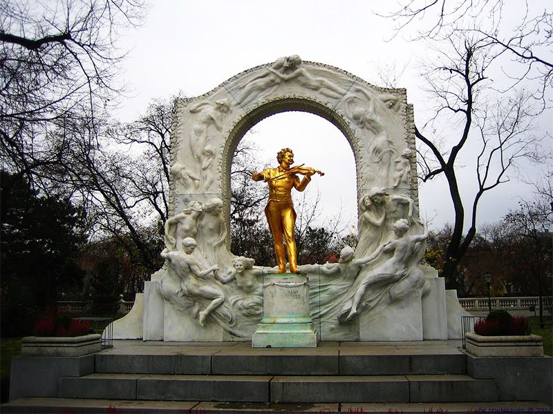 Vienna Art Nouveau Walking Tour - Why this Art Nouveau tour feels different than the usual architecture walk