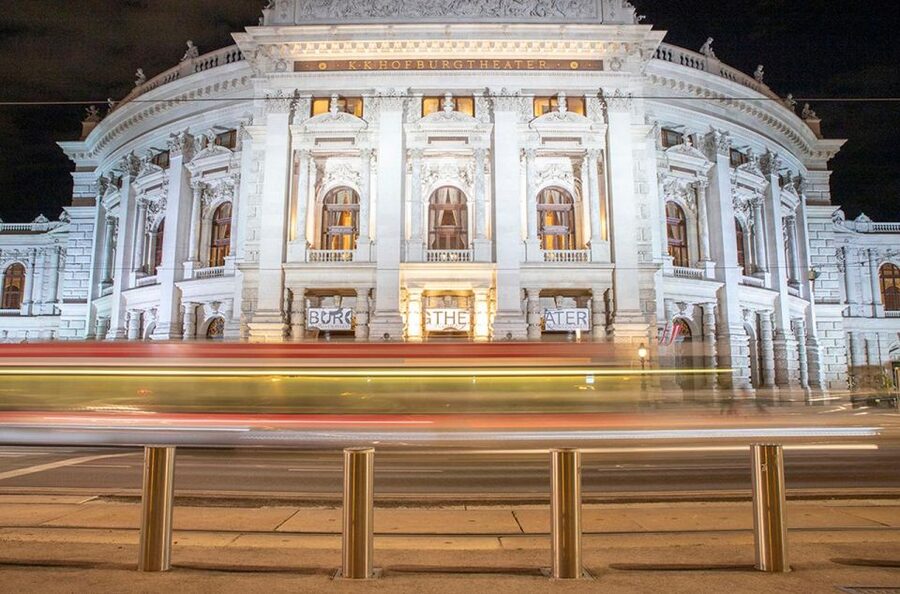 VIENNA AT NIGHT: PRIVATE PHOTO TOUR - The illuminated old town route: what to shoot when everything is brighter than you think