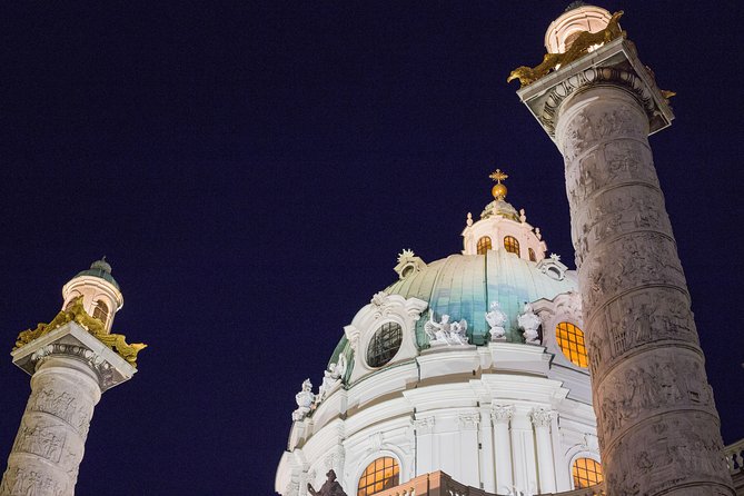Vienna at night! Private photo tour of Vienna's most beautiful buildings - Heldenplatz and the Nationalbibliothek: learning how to control the scene