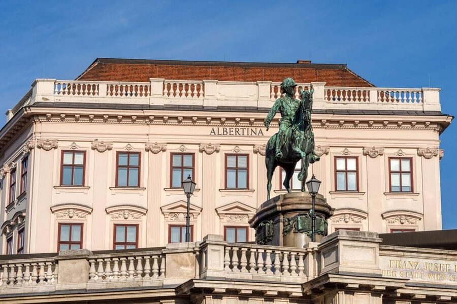 Vienna Audioguide - TravelMate app for your smartphone - Vienna introduction: get oriented before you choose your route