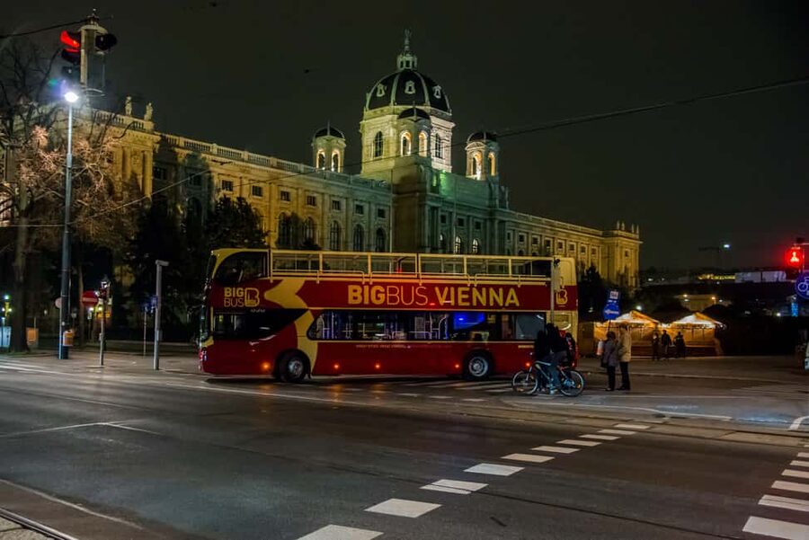 Vienna: Big Bus Evening Sightseeing Bus Tour with Live Guide - Where to Sit for Better Views (and Why Photos Can Be Tricky)