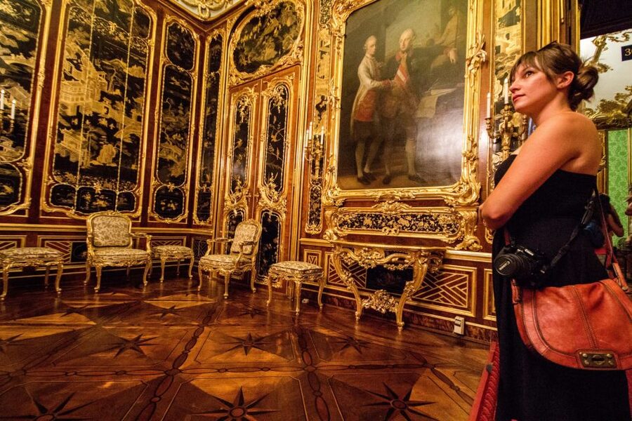 Vienna: Bus & Schönbrunn Palace Skip-the-Line Guided Tour - Return Stop at Vienna State Opera: Turning the End of the Tour into a Real Win