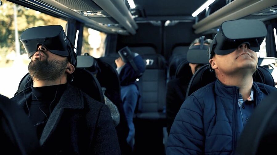 Vienna: Bus Tour with Virtual Reality Experience - Albertinaplatz Start: Getting on the Purple Minibus Fast