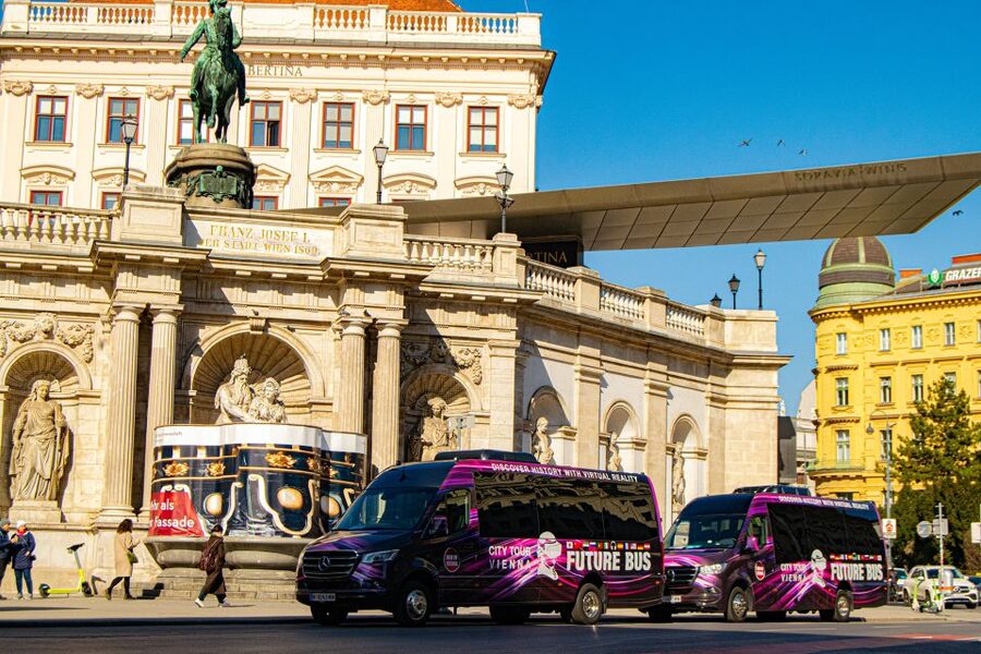 Vienna: Bus Tour with Virtual Reality Experience - Ringstraße Return and the Final VR Stop by the Opera