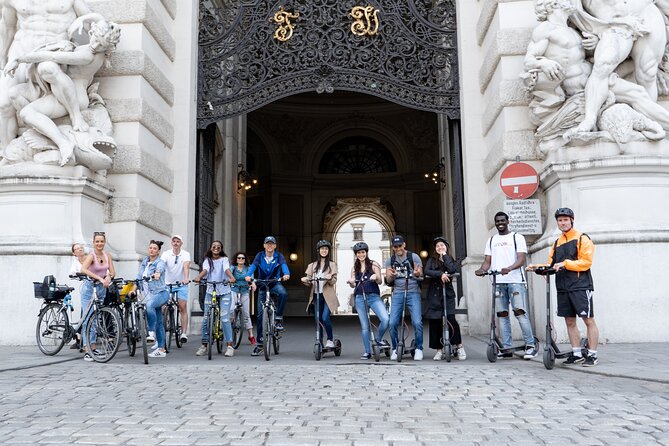 Vienna by bike in small groups max 12pax - Getting started at Velopold Vienna: bikes, water, and a smooth first minute