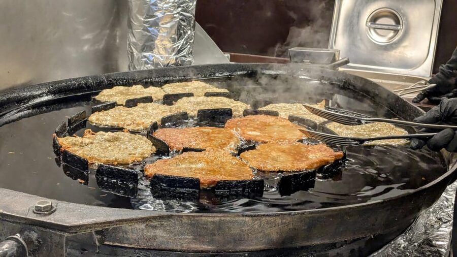 Vienna: Christmas Market Food and Drinks Tour - Why this Vienna Christmas market tour feels different