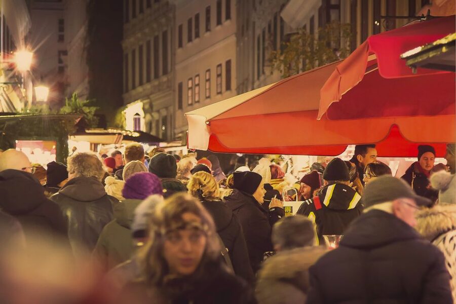 Vienna: Christmas Markets Tour - The “four markets” structure: what each stop is good for