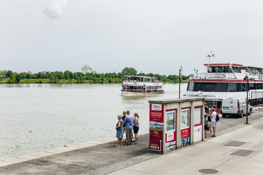 Vienna: City Cruise with Optional Lunch - Route expectations: canal views vs the classic big-river dream