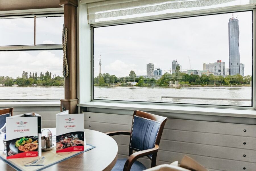 Vienna: City Cruise with Optional Lunch - What the 2-course lunch option changes about the whole trip