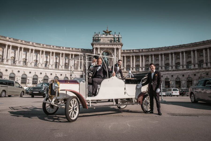 Vienna: City Sightseeing Tour in an Electro Vintage Car - The Stops: Am Hof, Hofburg, Volksgarten, Ringstraße and More