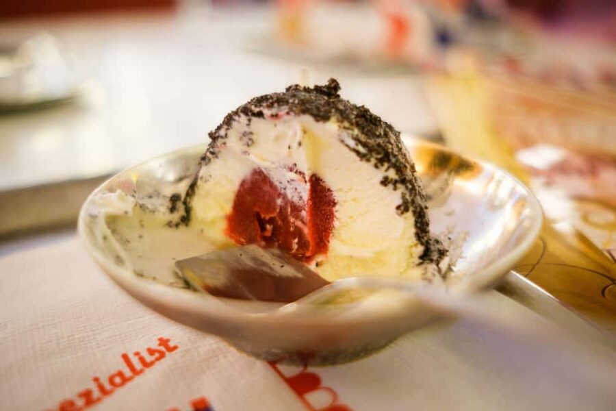Vienna Coffee and Cake Tour: Sweets, Stories & Hidden Cafés - Vienna Coffee and Cake Tour: how the evening flows