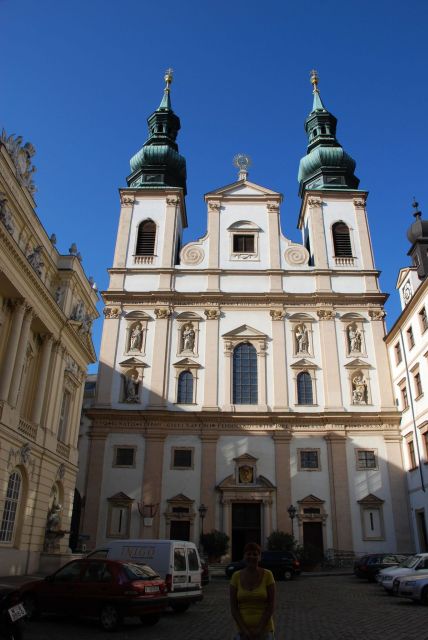 Vienna: Courtyards & Hidden Places Walking Tour - Walking into Vienna’s courtyards and the stories behind them