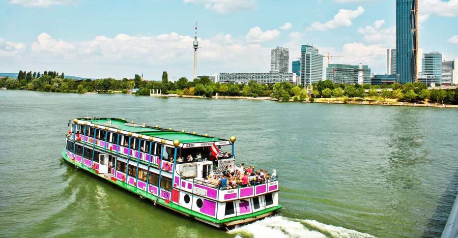 Vienna: Cruise and Schnitzel Tour - Quick Hits on the Vienna Cruise and Schnitzel
