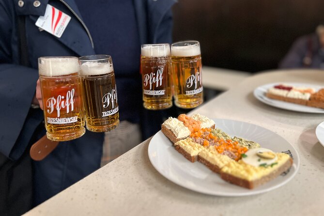 Vienna Culinary Experience: Private Guided Food Tour - Michaelerplatz: ham bun and sparkling apple juice to start