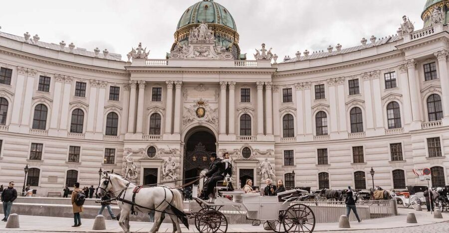 Vienna: Culinary Horse-Drawn Carriage Experience - A Royal-Feeling Way to See Vienna Without Fuss