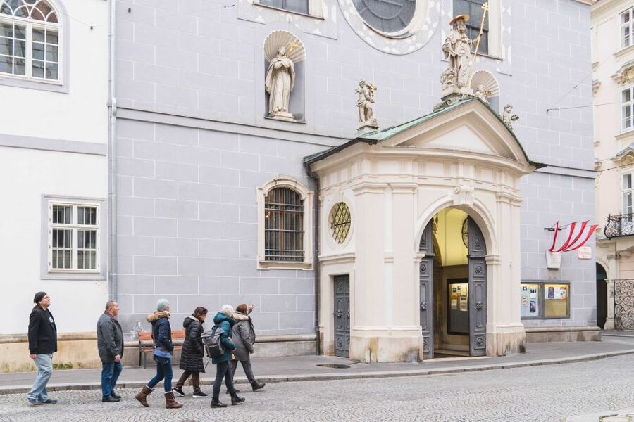 Vienna: Educational Walk Exploring Homelessness - The line between poverty and welfare: causes and solutions in plain language