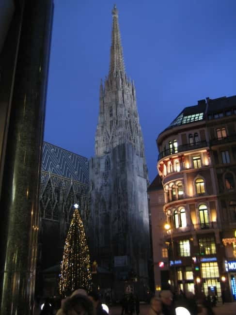 Vienna: Essential History Walking Tour - Neuer Markt and Providentia Fountain: anecdotes that make it stick