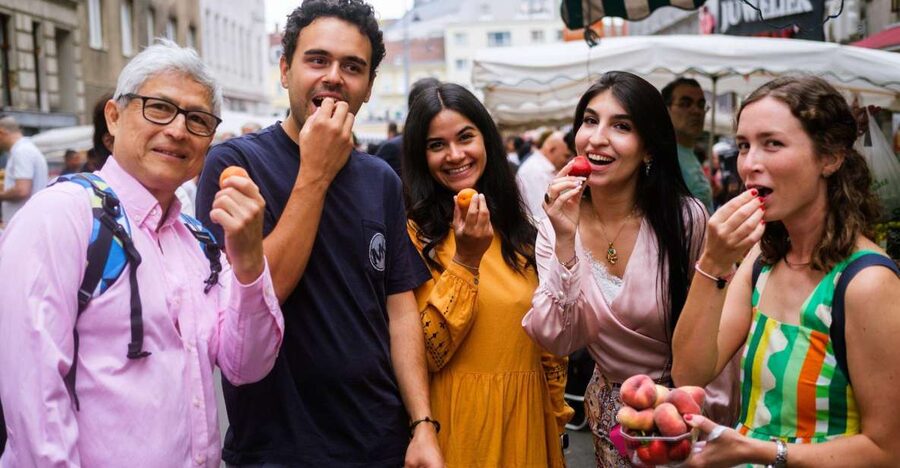 Vienna Food Tour: Dishes, Wine, Street Food & Culture - Where You Meet and How the First Tastes Set the Tone