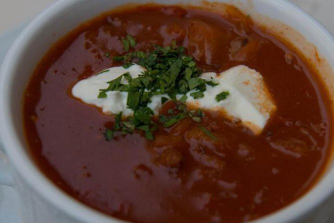 Vienna Food Walk - Your guide: Roland turns bites into stories