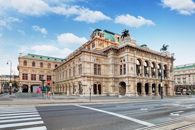 Vienna: Freud, Mozart & Beethoven Exploration Game - Starting at St. Stephen’s Cathedral: A Big Opening Point